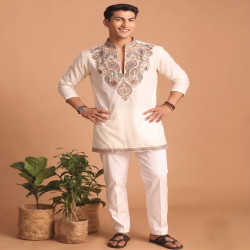 Men's Embroidered Lachaka Kurta with Bottom